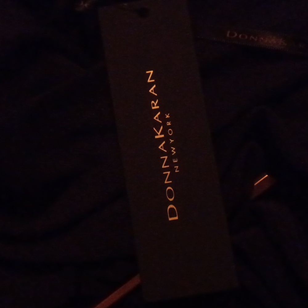 Donna Karan New York Sleeveless V-neck Top In Black Size XL BNWT - Picture 7 of 7
